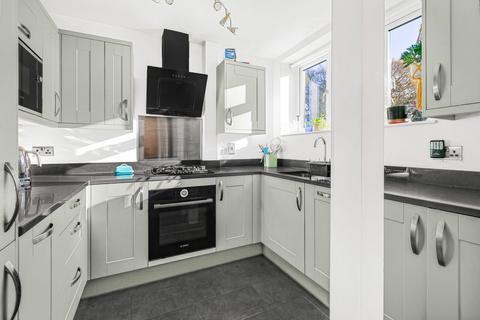 2 bedroom flat for sale, Drakes Drive, St Albans, AL1