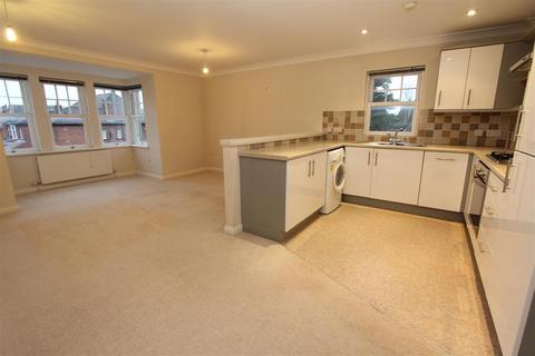 2 bedroom flat to rent, Castleton Court, West Park