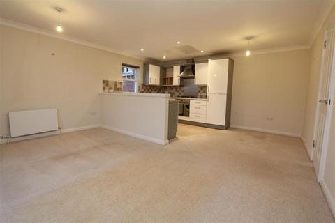 2 bedroom flat to rent, Castleton Court, West Park