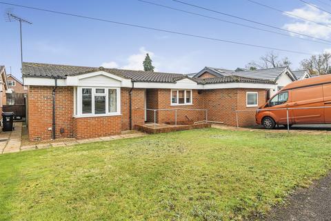 2 bedroom bungalow to rent, Earley, Reading, RG6