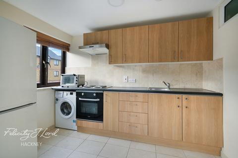 2 bedroom flat to rent, Riverside Close, LONDON