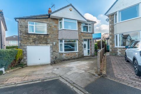 5 bedroom detached house for sale, Woodside Avenue, Bingley, West Yorkshire, BD16