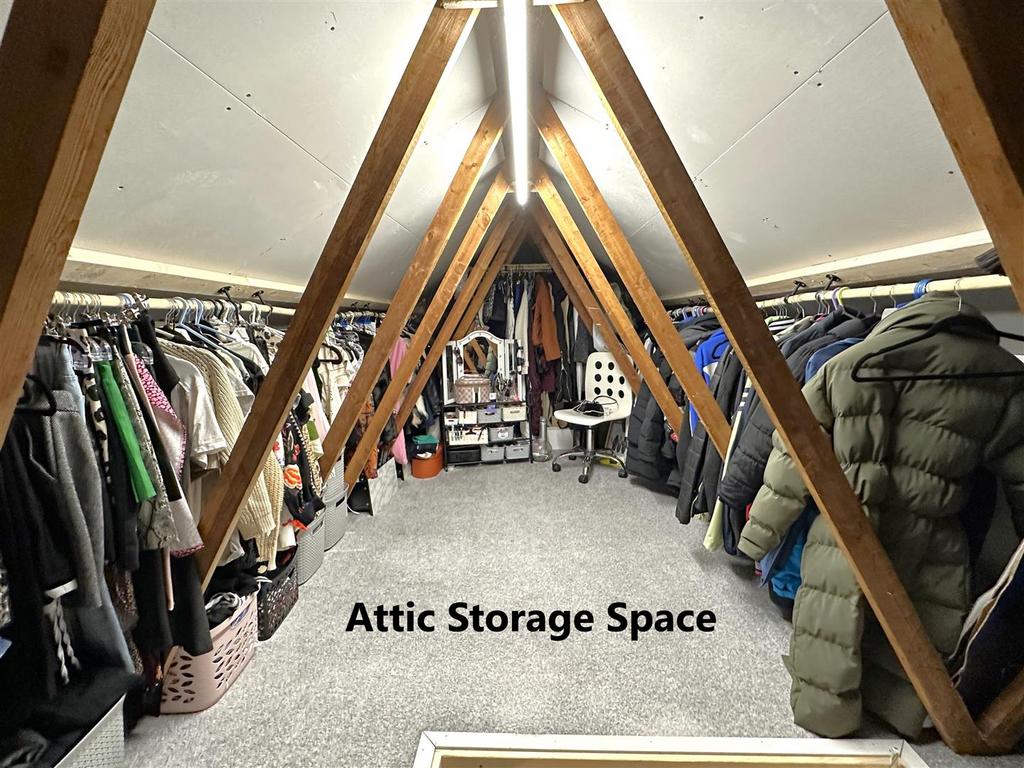 Large Attic 291