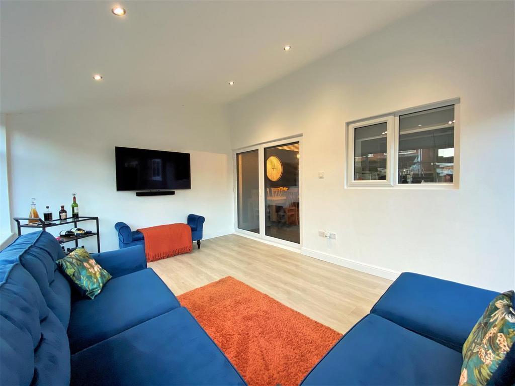 Family Room With Bi-Fold Doors 132