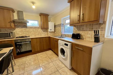 3 bedroom flat to rent, Apartment C, Beach Road, South Shields