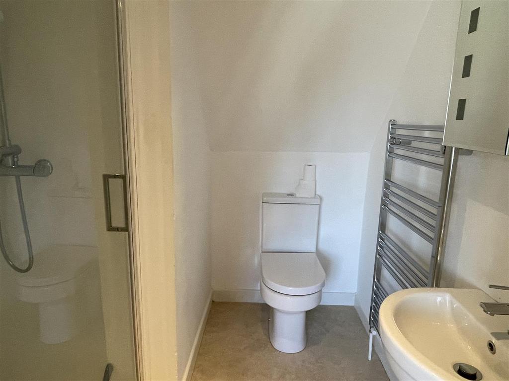 Bathroom.JPG