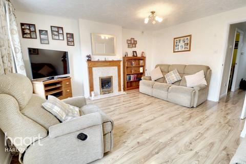 3 bedroom end of terrace house for sale, Doulton Close, Harlow