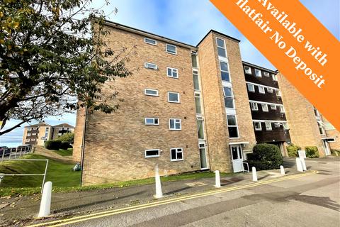 2 bedroom flat to rent, Gale Moor Avenue, Gosport PO12