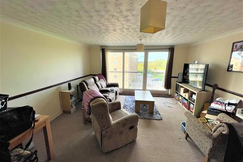 2 bedroom flat to rent, Gale Moor Avenue, Gosport PO12