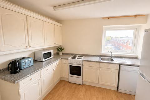 2 bedroom flat to rent, Gale Moor Avenue, Gosport PO12