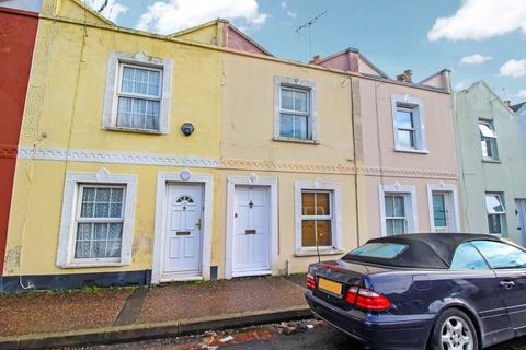 2 bedroom terraced house for sale, Ockley Road, West Sussex PO21