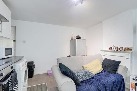 1 bedroom flat for sale, Petersham Mews, Lenton NG7