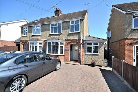 3 bedroom semi-detached house to rent, Clare Road, Braintree, CM7