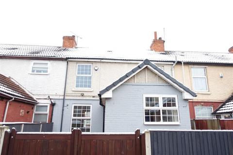 3 bedroom terraced house to rent, Great North Road, Woodlands, Doncaster