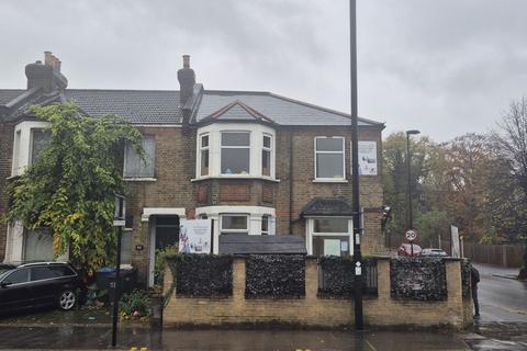 End of terrace house for sale, Haling Park Road, South Croydon CR2