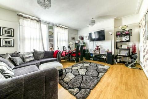 3 bedroom flat for sale, Bensham Manor Road, Thornton Heath CR7