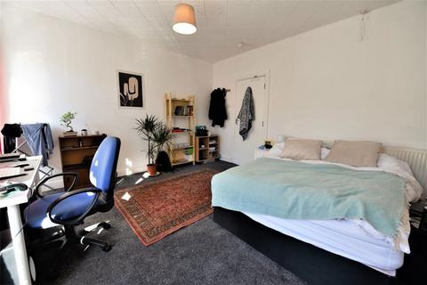 undefined, Hessle Terrace