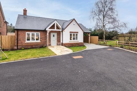 2 bedroom bungalow for sale, Benfield Close, Northend, Southam, CV47