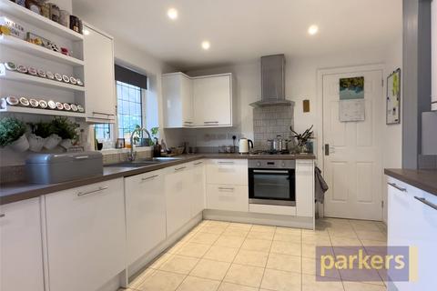 2 Schofield Gardens, Witney, OX28 1JY
