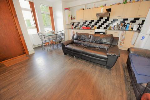 4 bedroom house to rent, Royal Park View, Leeds