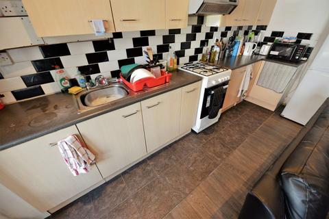 4 bedroom house to rent, Royal Park View, Leeds