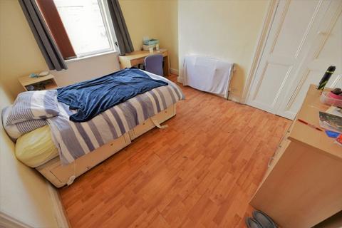 4 bedroom house to rent, Royal Park View, Leeds