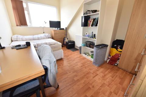 4 bedroom house to rent, Royal Park View, Leeds