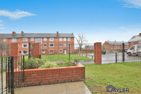 3 bedroom maisonette for sale, Sutton Way, Great Sutton, Ellesmere Port, CH65