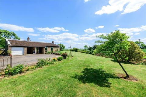 4 bedroom detached bungalow to rent, Alconbury Road, Old Weston