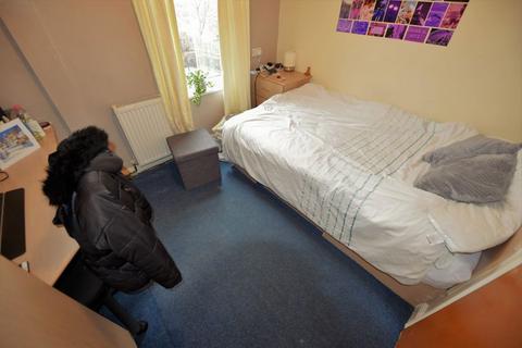 4 bedroom house to rent, 14 Elizabeth Street