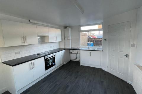 5 bedroom house to rent, Towan Close, Bransholme, Hull