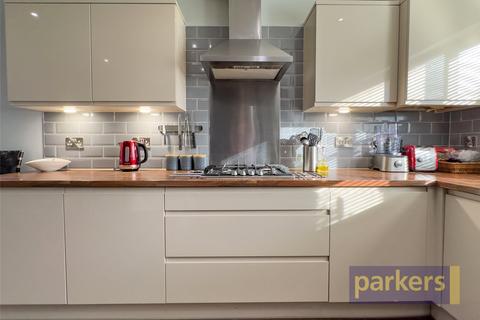 8 Spring Meadow, Witney, OX28 5DJ