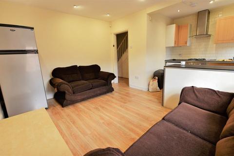 3 bedroom house to rent, Mayville Terrace