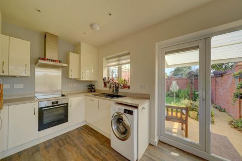 3 bedroom detached house to rent, Magdalen Drive, Evesham Gate, Cheltenham Road