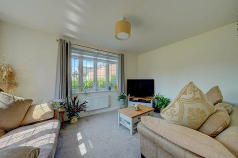 3 bedroom detached house to rent, Magdalen Drive, Evesham Gate, Cheltenham Road