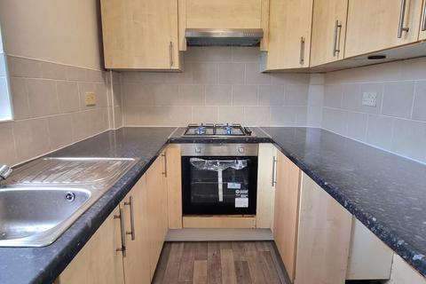 2 bedroom terraced house to rent, Carr Hill Road, Gateshead NE9