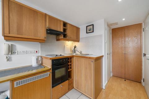 Studio to rent, Fairholme Road, West Kensington, W14