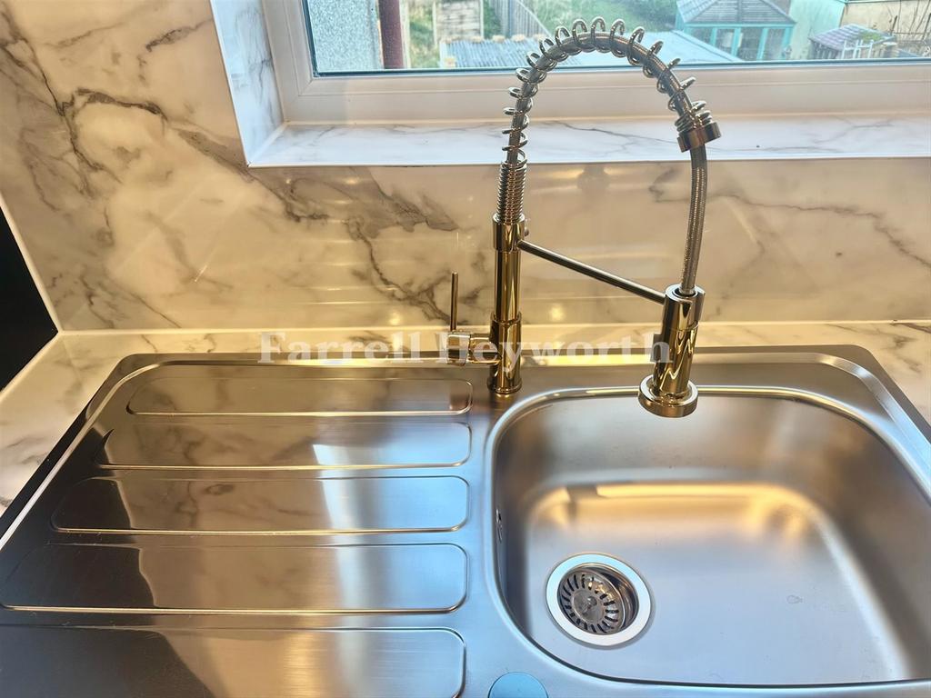 Feature tap