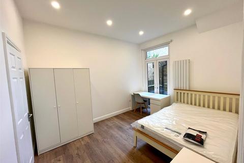 3 bedroom apartment to rent, Norroy Road, Putney, London, SW15