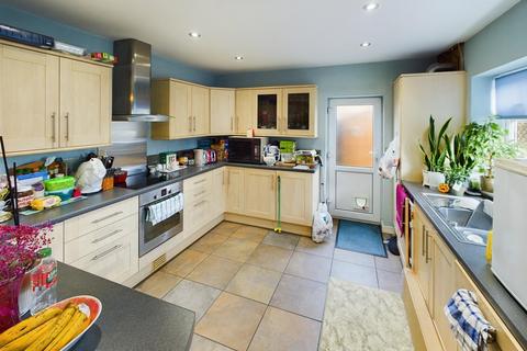 4 bedroom semi-detached house for sale, Plas Acton Close, Wrexham, LL12