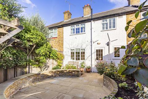 10 Bell Lane, Twickenham, TW1 3NU