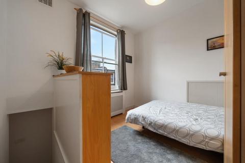 Studio to rent, Fairholme Road, West Kensington, W14