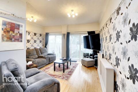 3 bedroom end of terrace house for sale, Martyns Grove, Westcliff-On-Sea