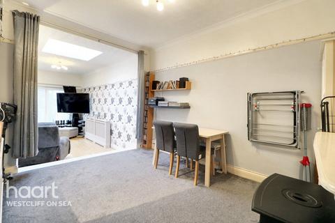 3 bedroom end of terrace house for sale, Martyns Grove, Westcliff-On-Sea