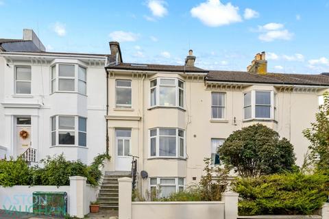 3 bedroom maisonette to rent, Old Shoreham Road, Brighton BN1