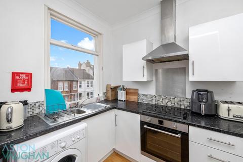 3 bedroom maisonette to rent, Old Shoreham Road, Brighton BN1