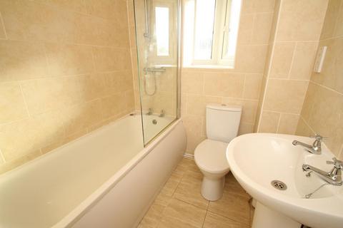 2 bedroom flat for sale, Town Street, Horsforth, Leeds, West Yorkshire, UK, LS18