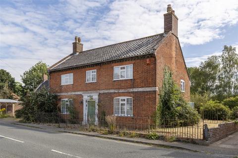 4 bedroom detached house for sale, Loddon Road, Beccles NR34