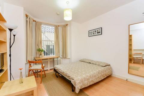 Studio to rent, Fairholme Road, West Kensington, W14