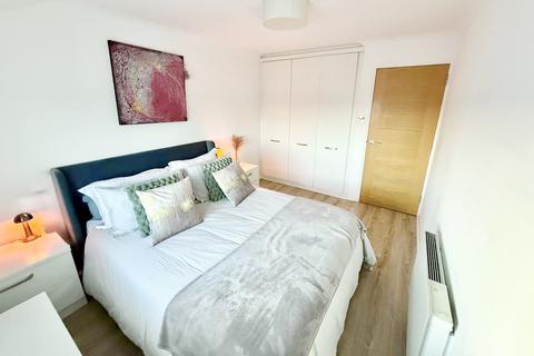 1 bedroom property for sale, Colnbrook